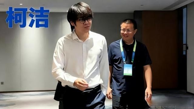 1981年以来首次联赛客场击败曼联，法尔克赛后和球迷激情庆祝